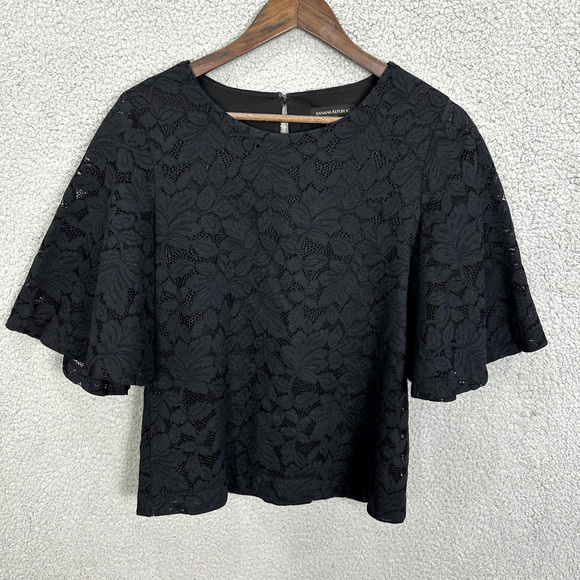 Banana Republic Top‎ Womens XS Black Floral Crochet Lace Short Bell Sleeve Boho - Picture 1 of 8